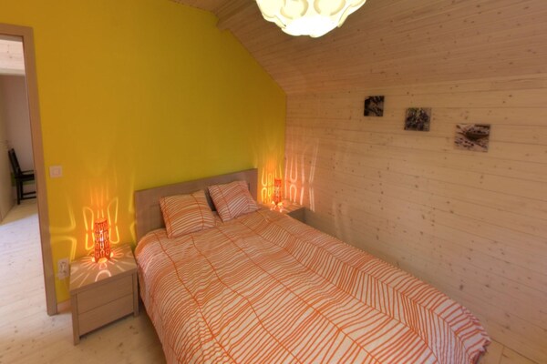 Foto van Luxe chalet met sauna in het bos nabij - Vakantiehuis in Barvaux - BedRoom