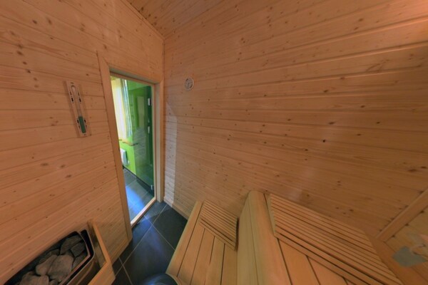 Foto van Luxe chalet met sauna in het bos nabij - Vakantiehuis in Barvaux - Sauna