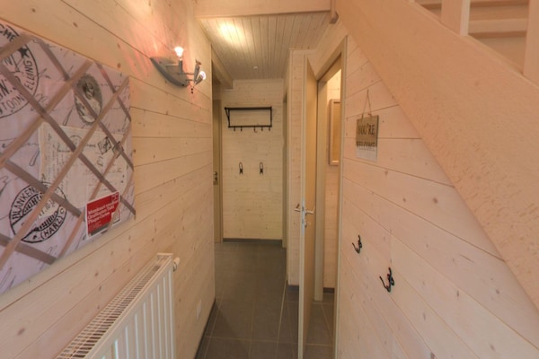 Foto van Luxe chalet met sauna in het bos nabij - Vakantiehuis in Barvaux - HallReception