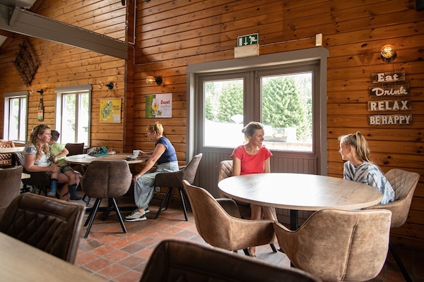 Foto van Gezellig chalet met panoramisch uitzicht - Vakantiehuis in Dochamps - ParkFacilities