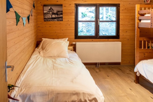 Foto van Chalet in het bos met Nordic bad - Vakantiehuis in Manhay - BedRoom