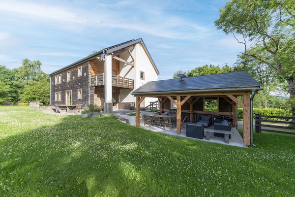 Foto van Villa in Freyneux met tuin - Vakantiehuis in Freyneux - ExteriorSummer