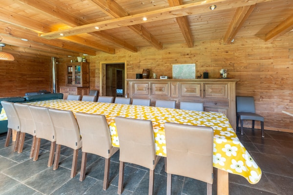 Foto van Villa in Freyneux met tuin - Vakantiehuis in Freyneux - DiningRoom