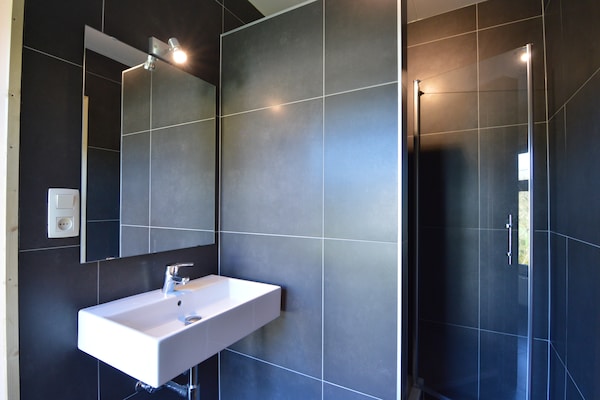 Foto van Vakantiehuis in Marcourt met tuin - Vakantiehuis in Marcourt - BathRoom