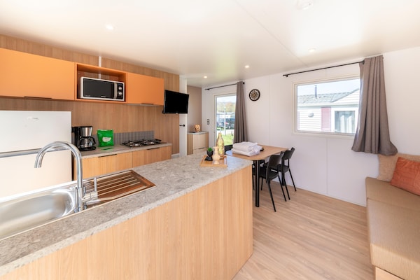 Foto van Luxe caravan in Érezée met terras - Vakantiehuis in Érezée - Kitchen