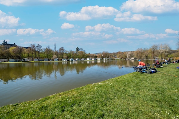 Foto van Luxe caravan in Érezée met terras - Vakantiehuis in Érezée - ViewSummer