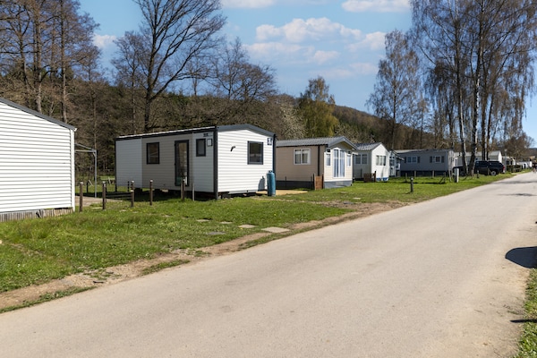 Foto van Luxe caravan in Érezée met terras - Vakantiehuis in Érezée - AreaSummer1KM