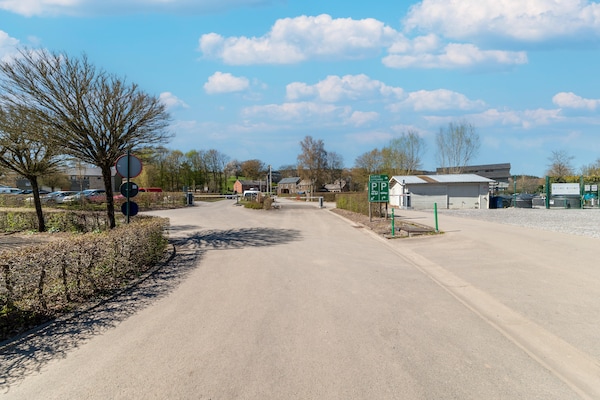 Foto van Luxe caravan in Érezée met terras - Vakantiehuis in Érezée - AreaSummer1KM