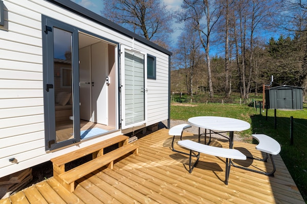 Foto van Luxe caravan in Érezée met terras - Vakantiehuis in Érezée - TerraceBalcony