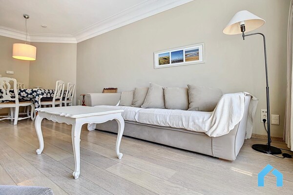 Foto van Appartement in België met Uitzicht op Zee - Vakantiehuis in KNOKKE-HEIST - LivingRoom