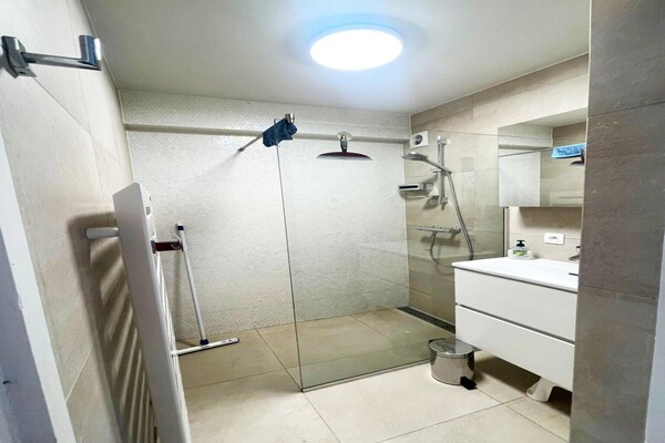 Foto van Appartement in Nieuwpoort met Zeezicht - Vakantiehuis in MIDDELKERKE - BathRoom