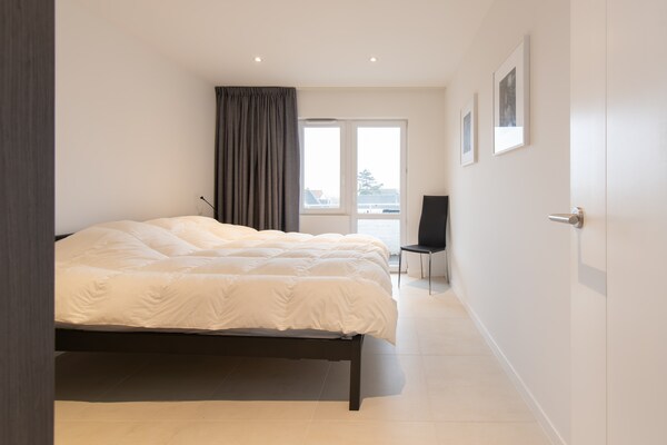 Foto van Appartement op Zeedijk met zeezicht - Vakantiehuis in MIDDELKERKE - BedRoom