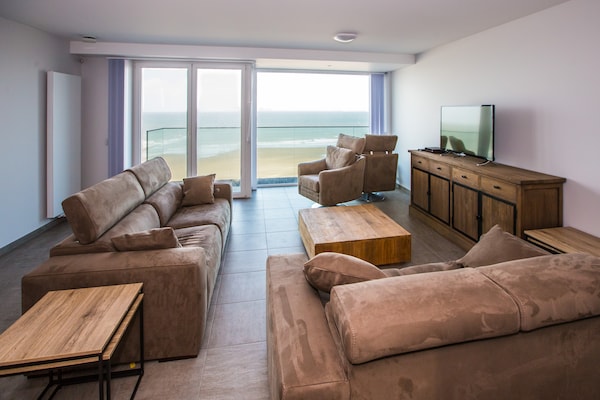 Foto van Prachtig appartement met fenomenaal zeezicht - Vakantiehuis in Westende - LivingRoom