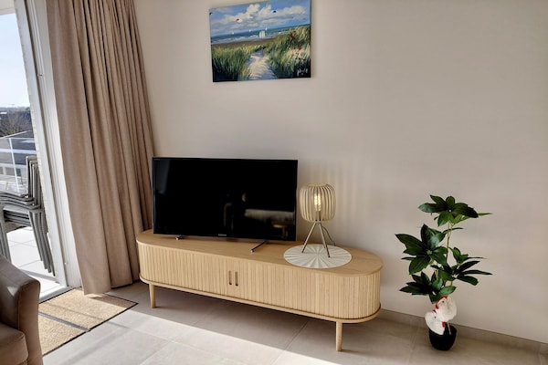 Foto van Luxe appartement met zwembad & parking - Vakantiehuis in Nieuwpoort - LivingRoom