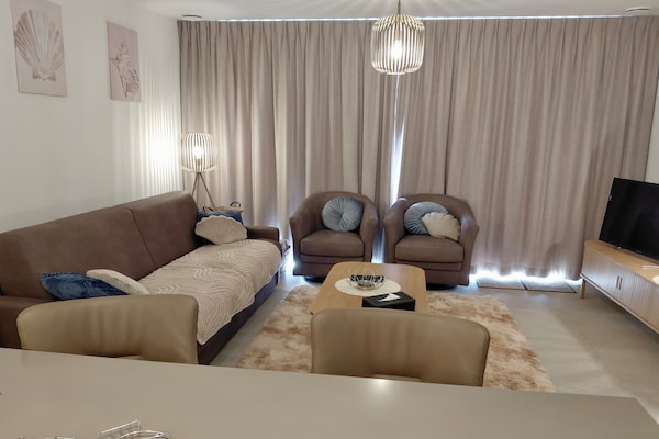 Foto van Luxe appartement met zwembad & parking - Vakantiehuis in Nieuwpoort - LivingRoom