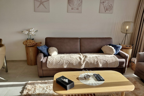 Foto van Luxe appartement met zwembad & parking - Vakantiehuis in Nieuwpoort - LivingRoom