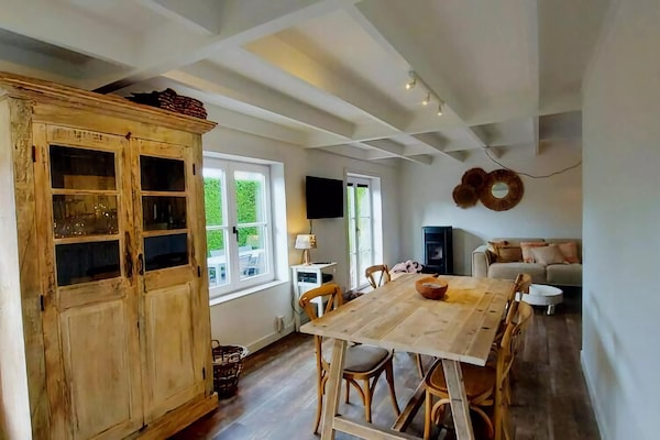 Foto van Gezellig Vakantiehuis in Nieuwpoort met zwembad in de zomer - DiningRoom