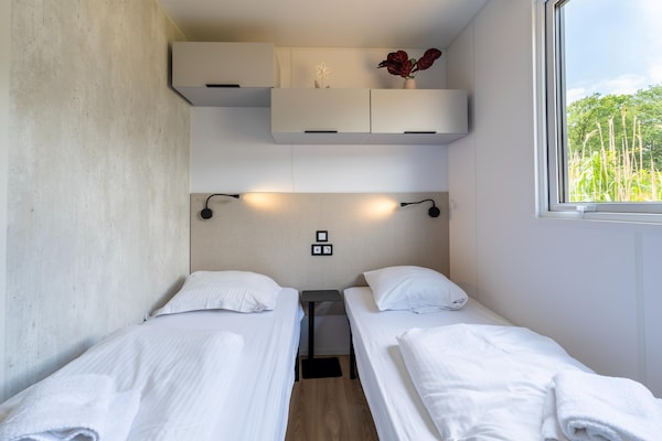 Foto van Comfortabele caravan in groene omgeving - Vakantiehuis in Lembeke (Kaprijke) - BedRoom