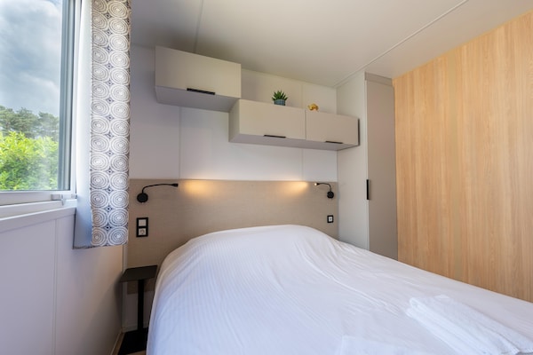 Foto van Comfortabele caravan in groene omgeving - Vakantiehuis in Lembeke (Kaprijke) - BedRoom