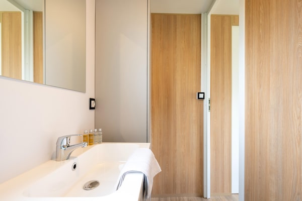 Foto van Comfortabele caravan in groene omgeving - Vakantiehuis in Lembeke (Kaprijke) - BathRoom