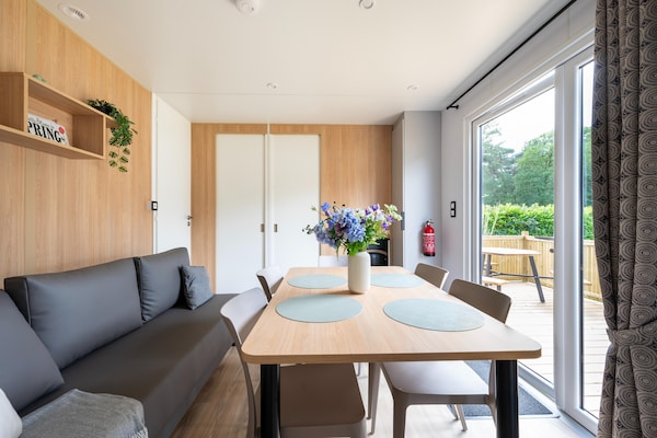 Foto van Comfortabele caravan in groene omgeving - Vakantiehuis in Lembeke (Kaprijke) - LivingRoom