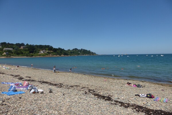 Foto van Vakantiehuis bij Brehat met zeezicht - Vakantiehuis in Ploubazlanec - AreaSummer5KM