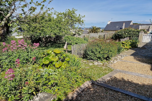 Foto van Vakantiehuis in Locquirec bij zandstrand - Vakantiehuis in Locquirec - ExteriorSummer