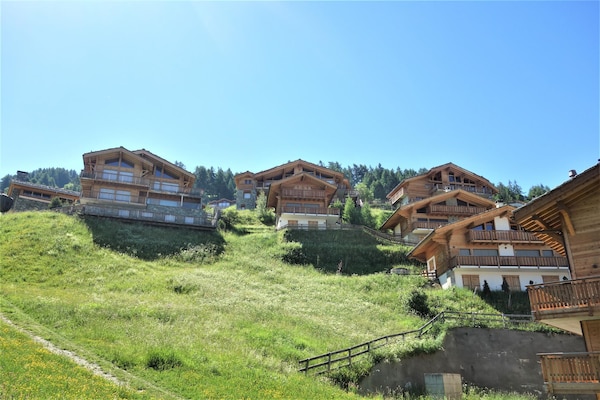 Foto van Appartement in Veysonnaz bij de skibaan - Vakantiehuis in Veysonnaz - ExteriorSummer