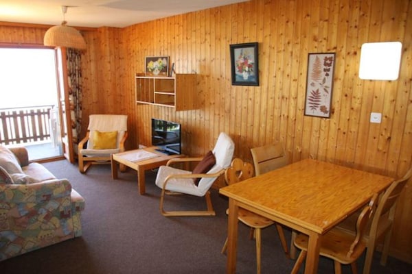 Foto van Appartement met uitzicht op de bergen in Veysonnaz - LivingRoom
