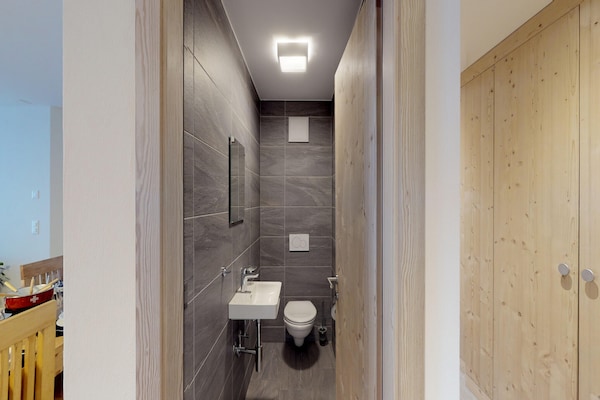 Foto van Appartement met uitzicht op de bergen in Veysonnaz - BathRoom
