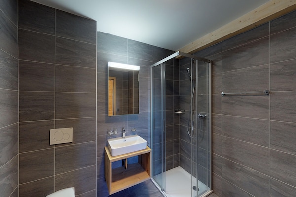Foto van Appartement met uitzicht op de bergen in Veysonnaz - BathRoom