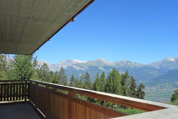 Foto van Appartement met uitzicht op de bergen in Veysonnaz - TerraceBalcony