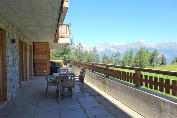 Foto van Appartement Veysonnaz bij Skiliften - Vakantiehuis in Veysonnaz - TerraceBalcony