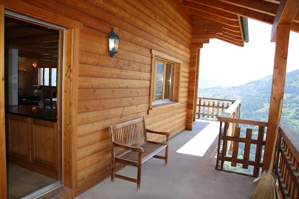 Foto van Chalet in Veysonnaz met uitzicht op de bergen - Vakantiehuis in Veysonnaz - ViewWinter