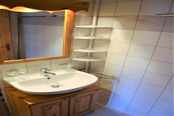 Foto van Luxe appartement met betaalde sauna - Vakantiehuis in Haute-Nendaz - BathRoom