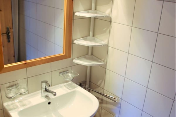 Foto van Luxe appartement met betaalde sauna - Vakantiehuis in Haute-Nendaz - BathRoom