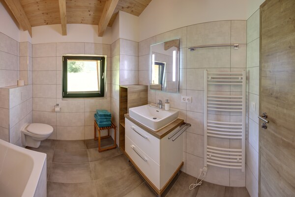 Foto van Chalet Gamsknogel met privézwembad en whirlpool - Vakantiehuis in Inzell - BathRoom