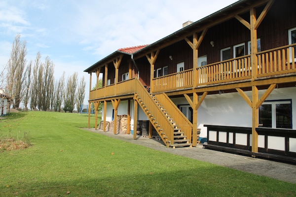 Foto van Luxe vakantieappartement in Boddin met tuin - Vakantiehuis in Walkendorf OT Boddin - ExteriorSummer
