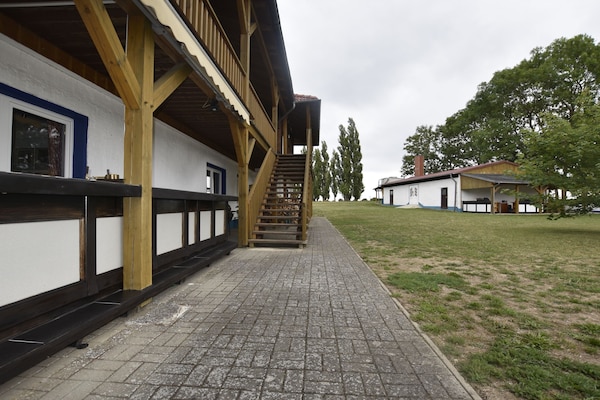 Foto van Luxe vakantieappartement in Boddin met tuin - Vakantiehuis in Walkendorf OT Boddin - ExteriorSummer