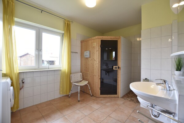 Foto van Ruime woning, Zierow - Vakantiehuis in Zierow - BathRoom