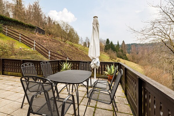 Foto van Panoramisch toevluchtsoord in Thüringen - Vakantiehuis in Unterschönau - TerraceBalcony