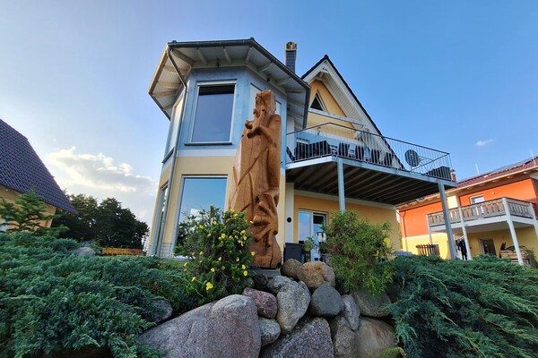 Foto van Vakantieappartement met uitzicht op het meer aan de Groß Labenzer See - ExteriorSummer