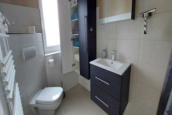 Foto van Vakantieappartement met uitzicht op het meer aan de Groß Labenzer See - BathRoom