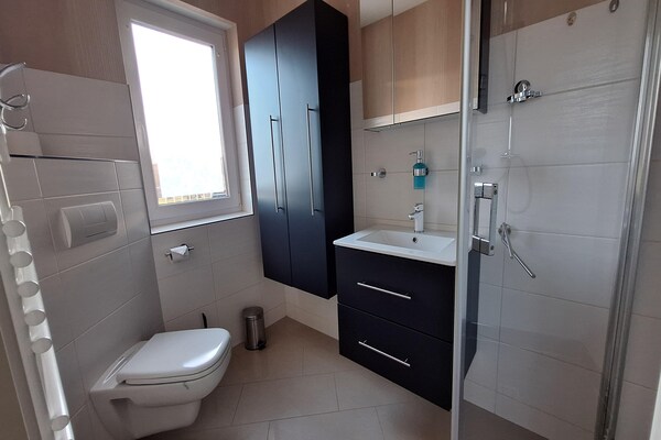 Foto van Vakantieappartement met uitzicht op het meer aan de Groß Labenzer See - BathRoom