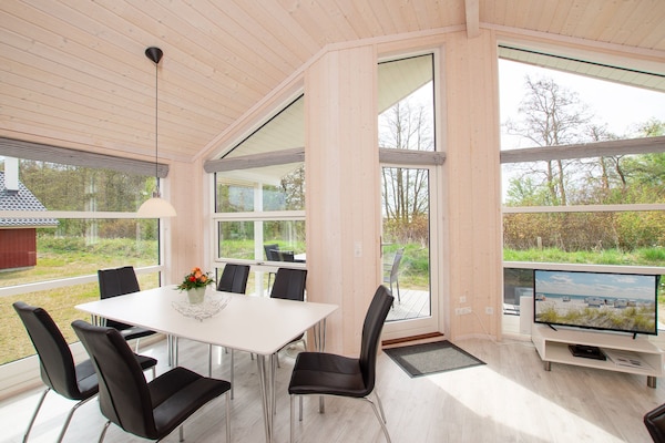 Foto van 6-gasten Scandinavische kustverblijf - Vakantiehuis in Großenbrode - DiningRoom