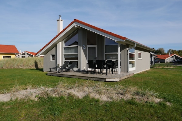 Foto van Deluxe Coastal Lodge met sauna - Vakantiehuis in Großenbrode - ExteriorSummer