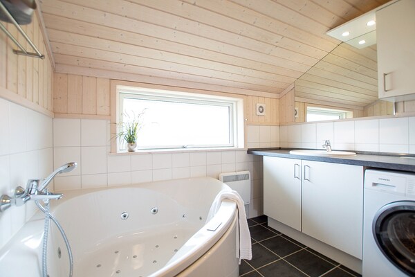 Foto van Familielodge voor 8 personen met sauna - Vakantiehuis in Großenbrode - BathRoom