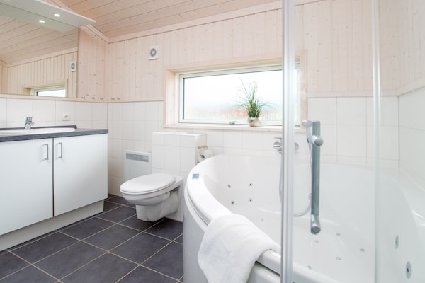 Foto van Grobenbrode Luchtig Kustverblijf - Vakantiehuis in Großenbrode - BathRoom