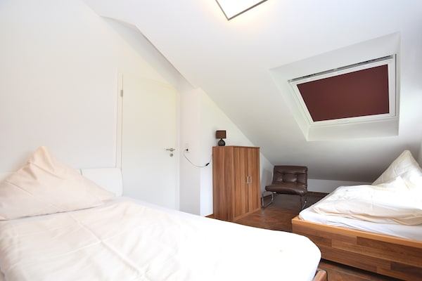 Foto van 2 aparte appartementen met balkon aan de skipiste - Vakantiehuis in Willingen - BedRoom