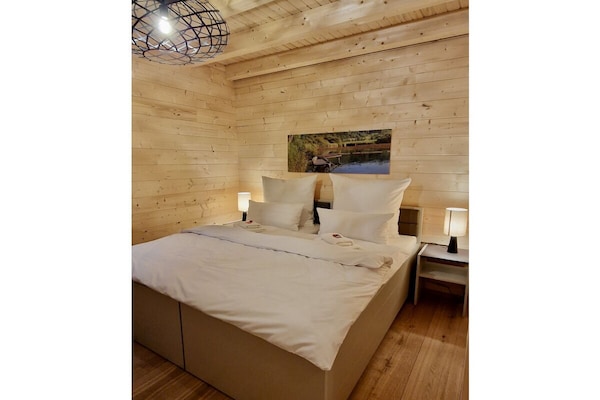 Foto van 50 - Bungalow Chalet Joscha - Vakantiehuis in Daun - Untagged